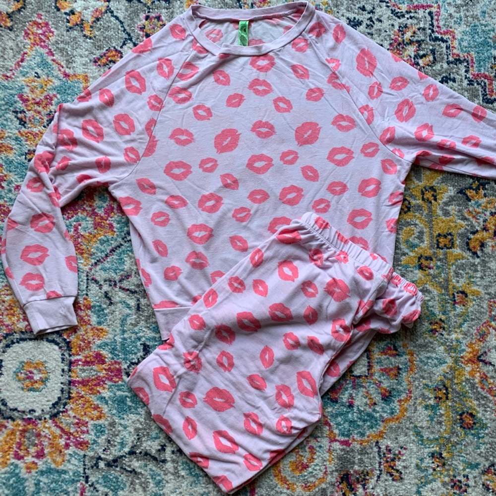 Honey Dew lounge wear/pjs, size S
